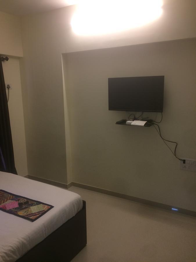 Poonam Hieghts Bed and Breakfast Bombay Exterior foto