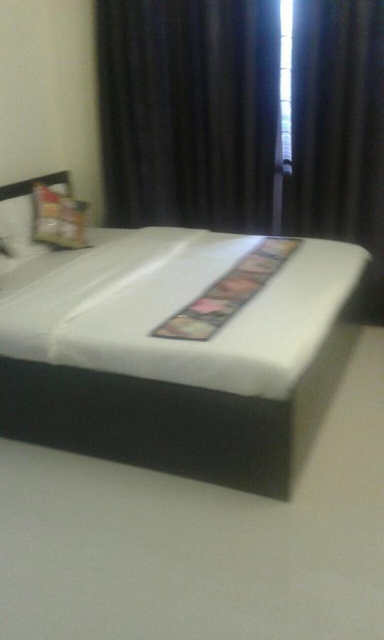 Poonam Hieghts Bed and Breakfast Bombay Exterior foto